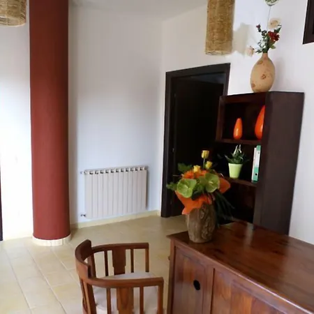 Le Antiche Colonne Bed and Breakfast 3*